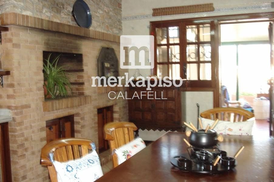 5 soveværelse Villa til salg i Santa Oliva med swimmingpool - € 675.000 (Ref: 9506690)