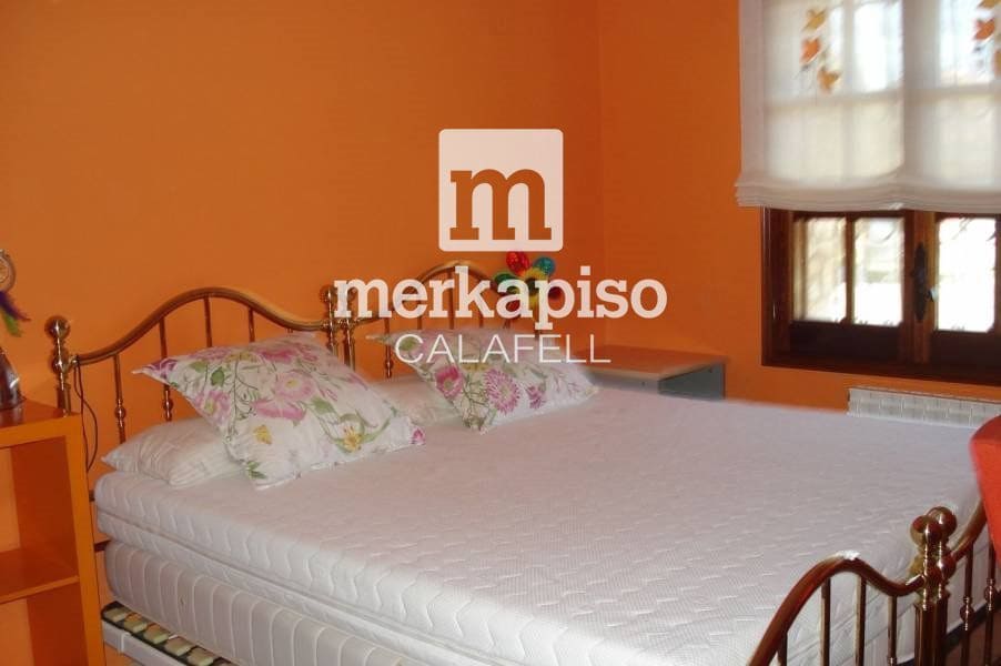 5 soveværelse Villa til salg i Santa Oliva med swimmingpool - € 675.000 (Ref: 9506690)