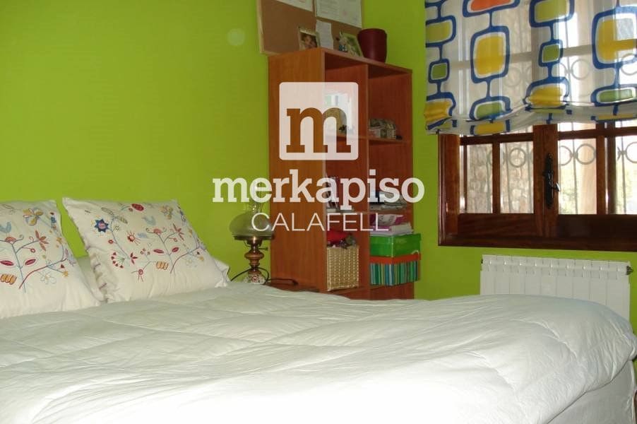 5 soveværelse Villa til salg i Santa Oliva med swimmingpool - € 675.000 (Ref: 9506690)