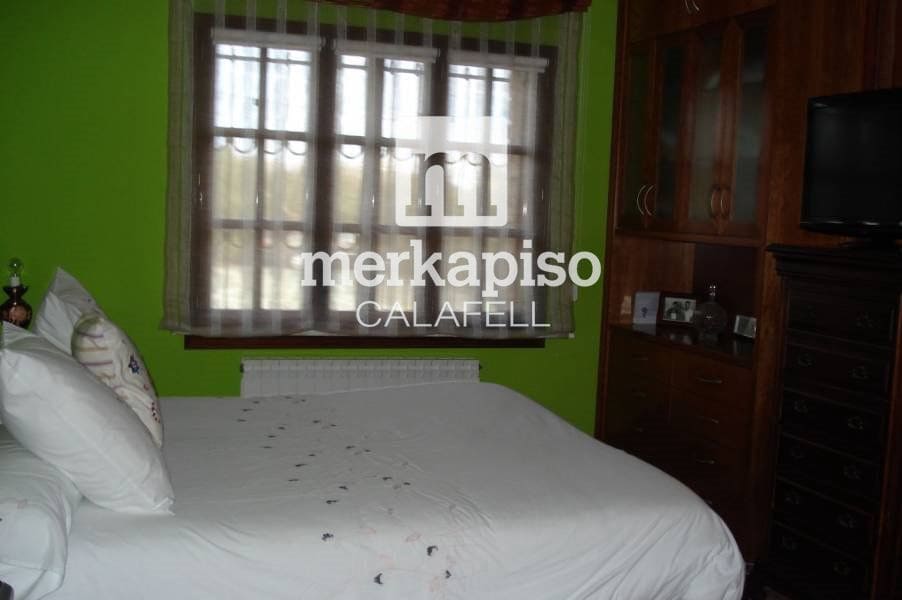 5 soveværelse Villa til salg i Santa Oliva med swimmingpool - € 675.000 (Ref: 9506690)