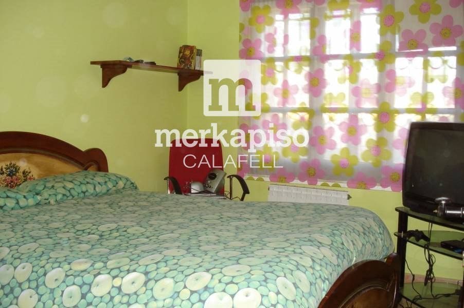 5 soveværelse Villa til salg i Santa Oliva med swimmingpool - € 675.000 (Ref: 9506690)