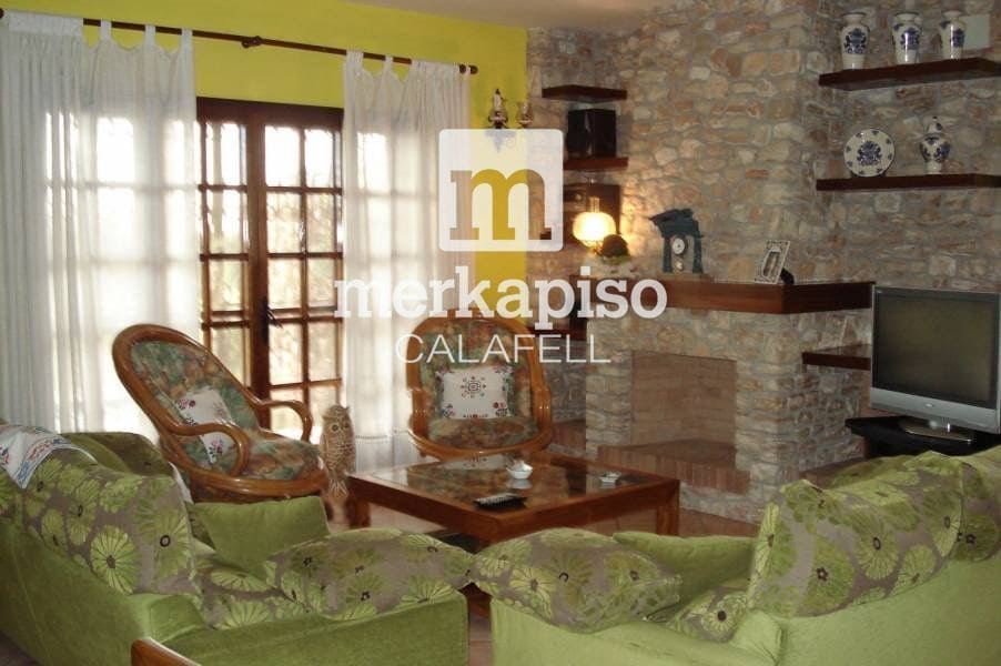 5 soveværelse Villa til salg i Santa Oliva med swimmingpool - € 675.000 (Ref: 9506690)