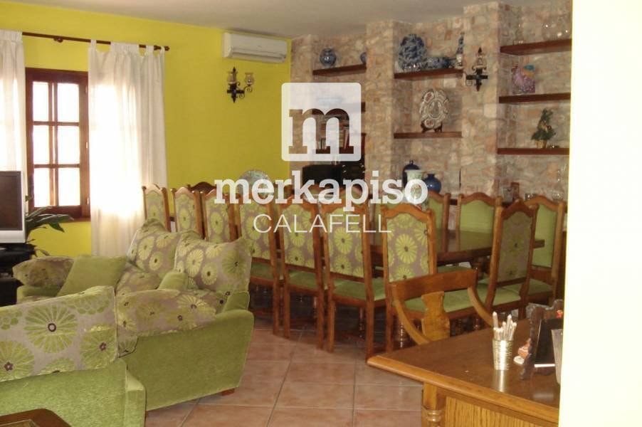 5 soveværelse Villa til salg i Santa Oliva med swimmingpool - € 675.000 (Ref: 9506690)