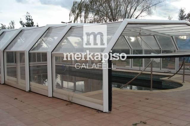 5 soveværelse Villa til salg i Santa Oliva med swimmingpool - € 675.000 (Ref: 9506690)