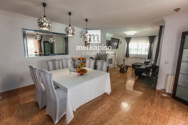 5 bedroom Villa for sale in Roda de Barà with pool garage - € 690,000 (Ref: 9506693)