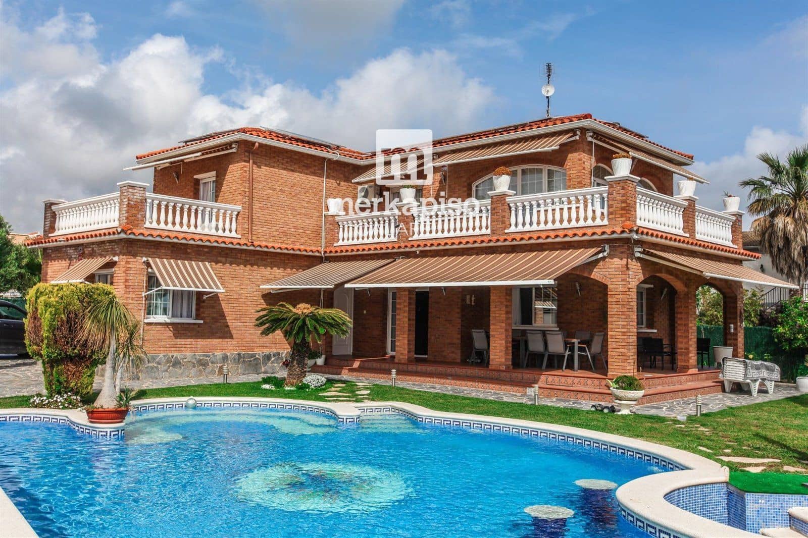 5 bedroom Villa for sale in Roda de Bara with pool garage - € 690,000 (Ref: 9506693)