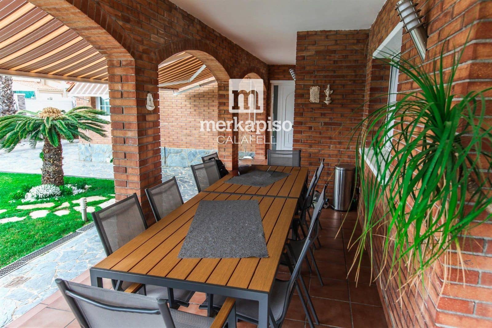 5 bedroom Villa for sale in Roda de Bara with pool garage - € 690,000 (Ref: 9506693)