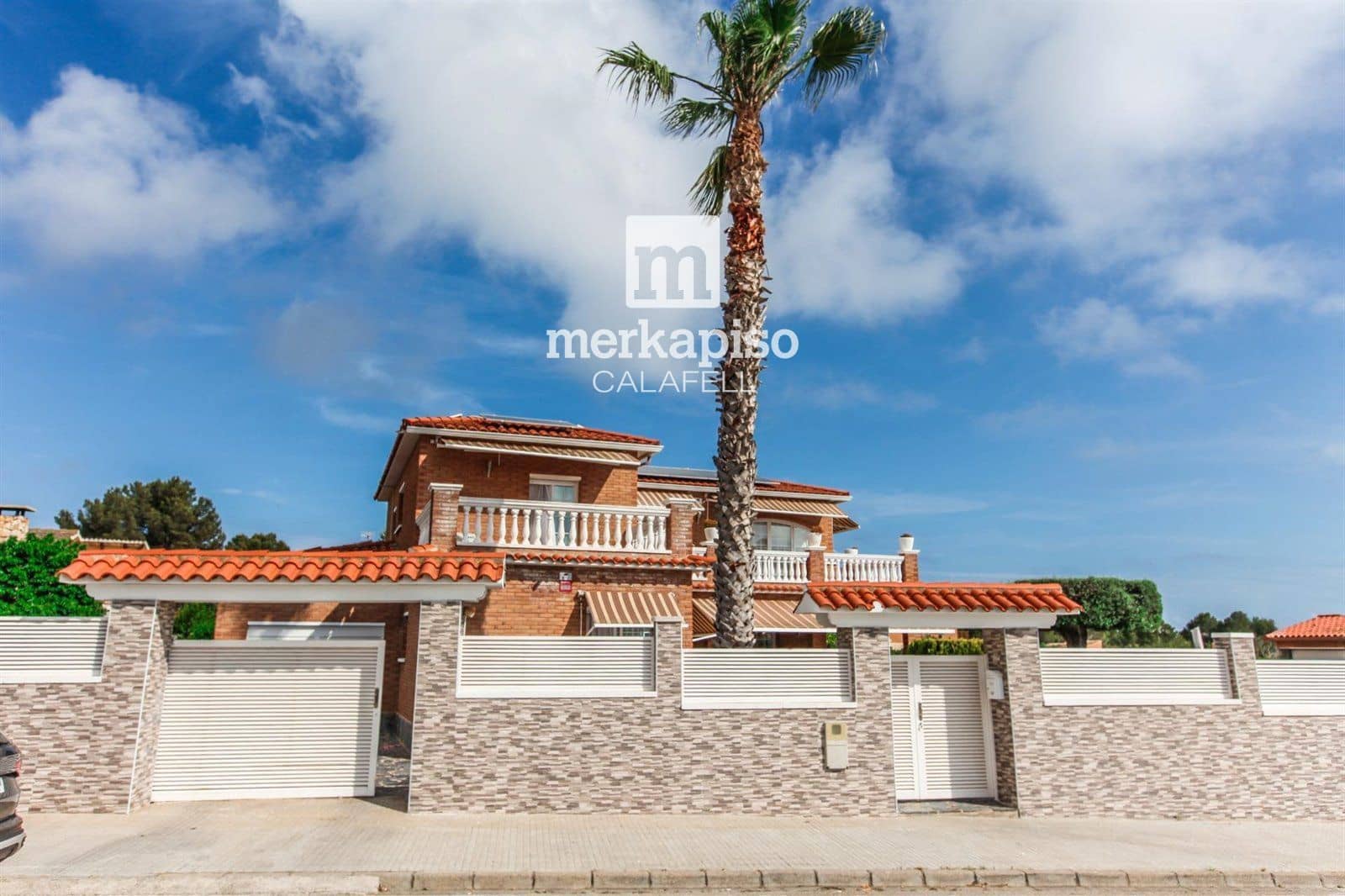 5 bedroom Villa for sale in Roda de Bara with pool garage - € 690,000 (Ref: 9506693)