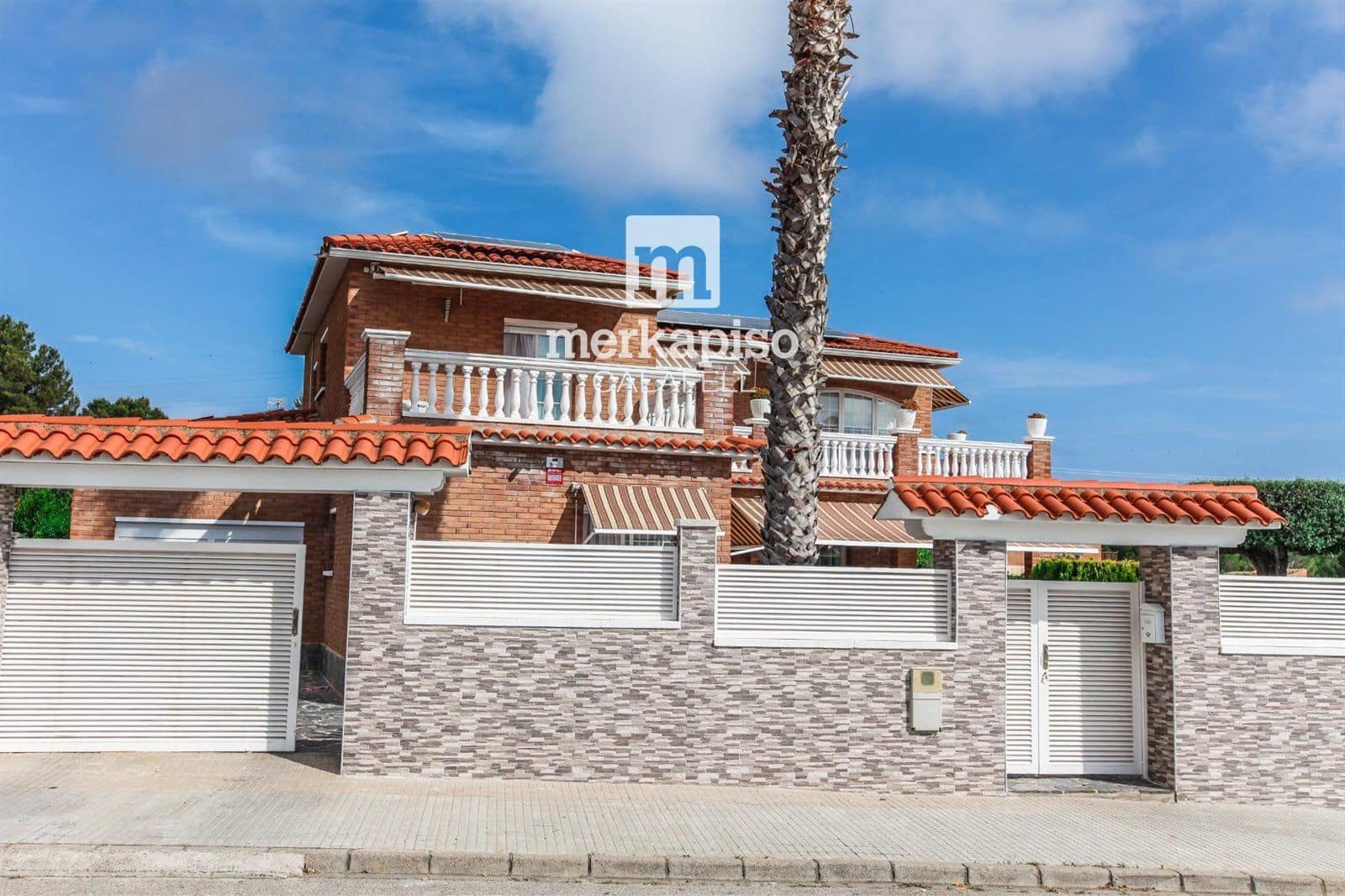 5 bedroom Villa for sale in Roda de Bara with pool garage - € 690,000 (Ref: 9506693)