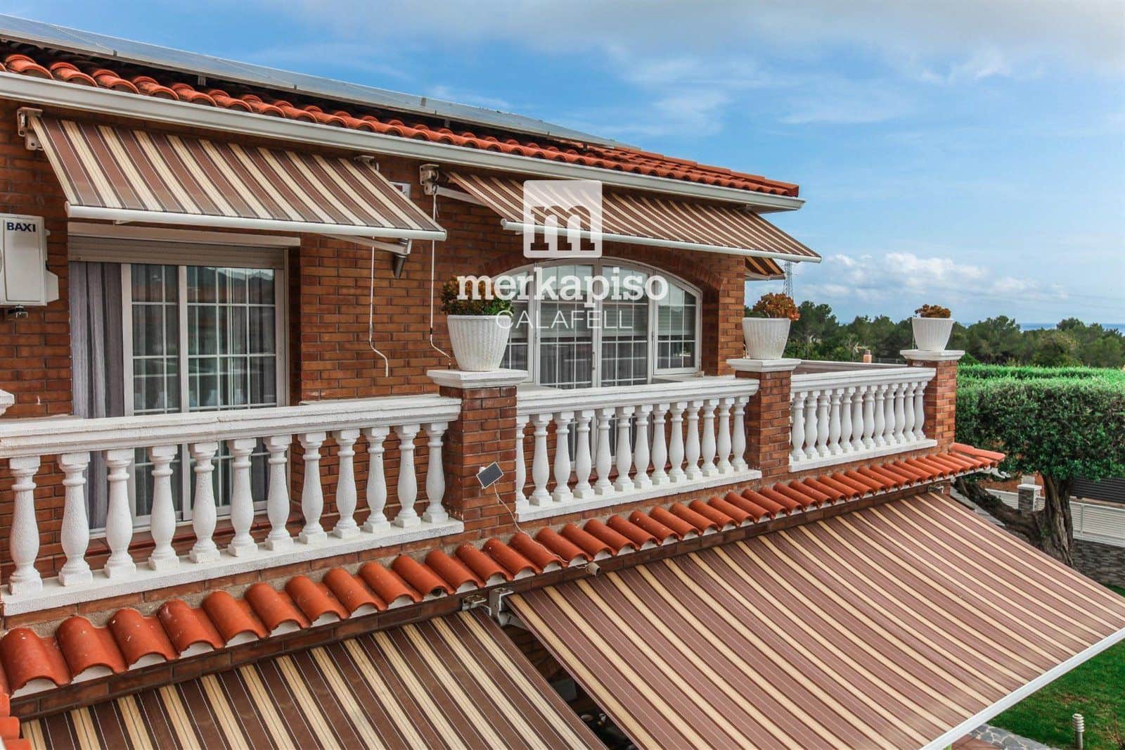 5 bedroom Villa for sale in Roda de Bara with pool garage - € 690,000 (Ref: 9506693)