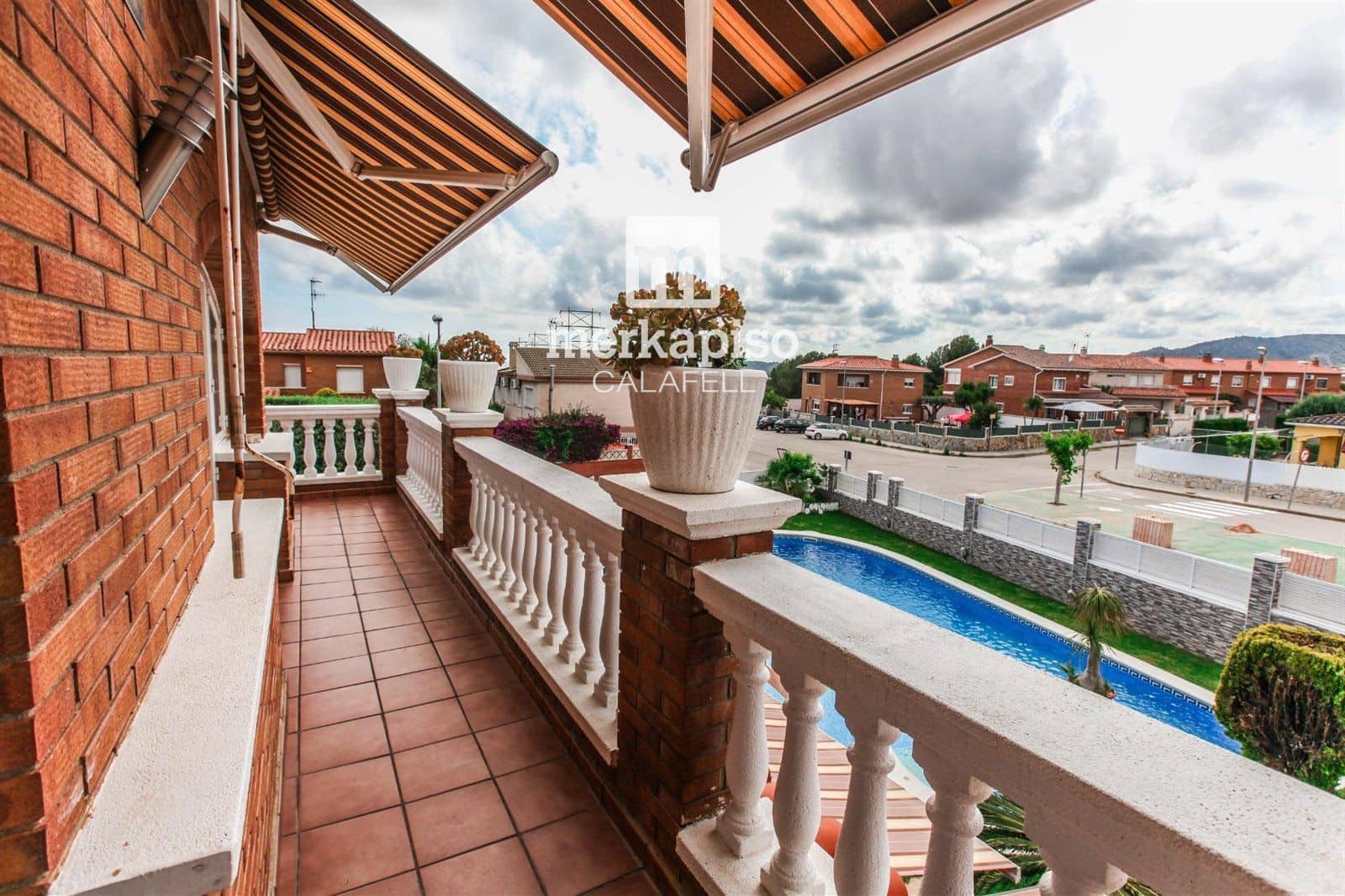 5 bedroom Villa for sale in Roda de Bara with pool garage - € 690,000 (Ref: 9506693)