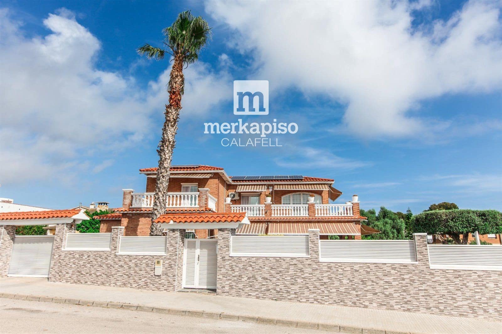 5 bedroom Villa for sale in Roda de Bara with pool garage - € 690,000 (Ref: 9506693)
