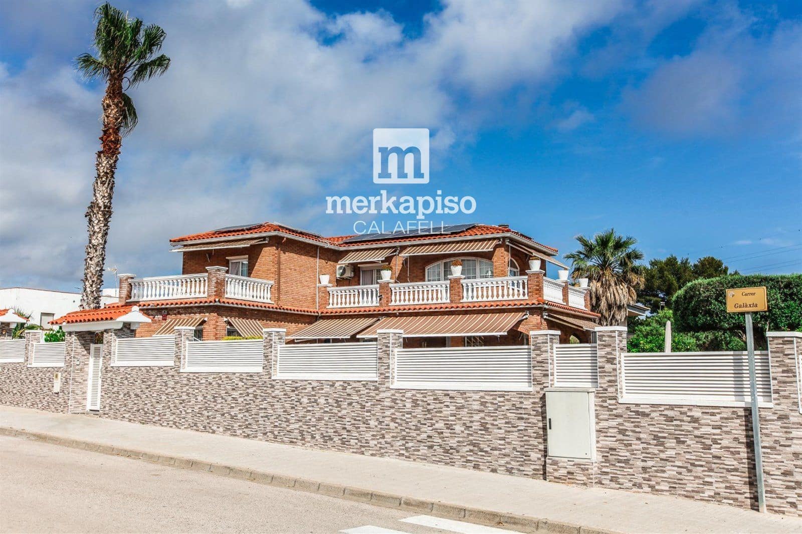 5 bedroom Villa for sale in Roda de Bara with pool garage - € 690,000 (Ref: 9506693)
