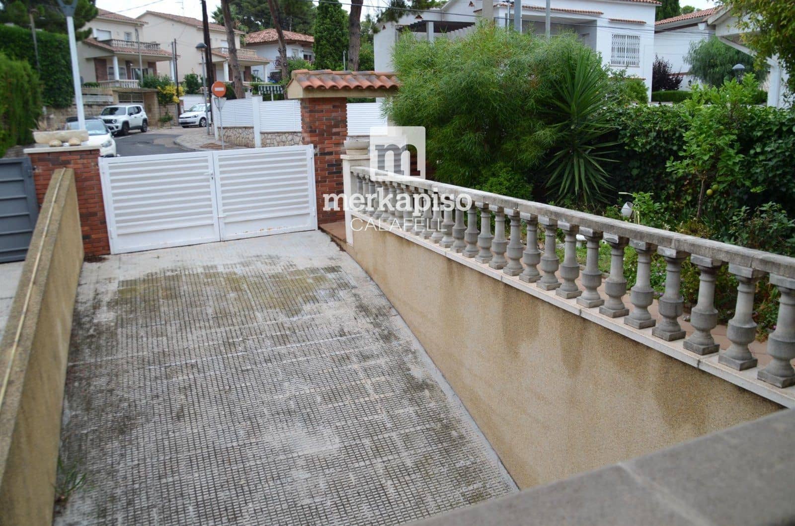 4 sypialnia Willa na sprzedaż w Segur de Calafell z basenem - 370 000 € (Ref: 9506707)