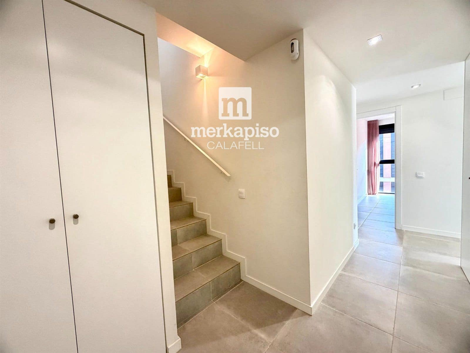 3 sypialnia Penthouse na sprzedaż w Calafell z basenem garażem - 399 500 € (Ref: 9506724)