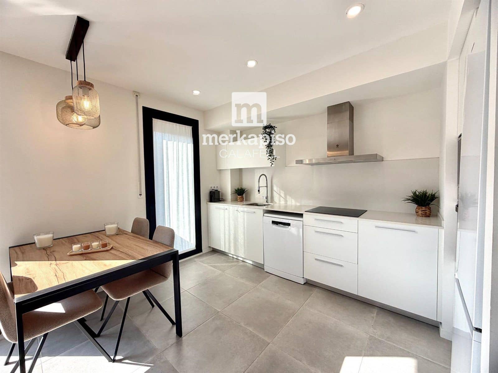 3 sypialnia Penthouse na sprzedaż w Calafell z basenem garażem - 399 500 € (Ref: 9506724)