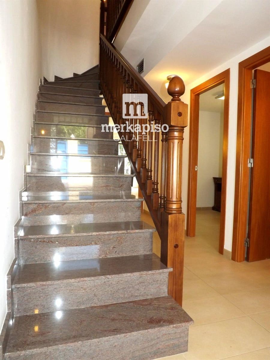 5 makuuhuone Omakotitalo myytävänä paikassa Segur de Calafell mukana 
autotalli - 365 000 € (Ref: 9506736)