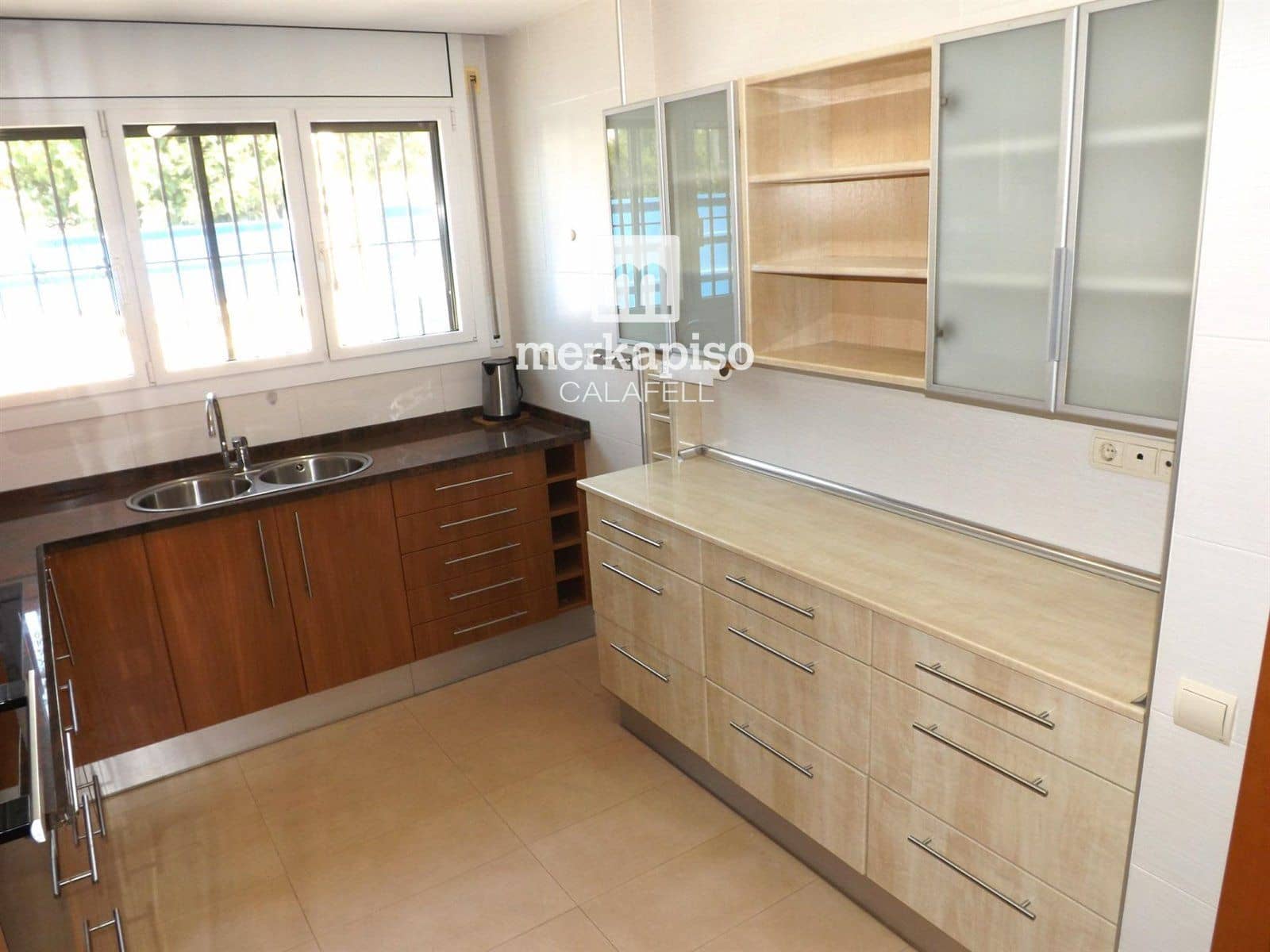 5 makuuhuone Omakotitalo myytävänä paikassa Segur de Calafell mukana 
autotalli - 365 000 € (Ref: 9506736)