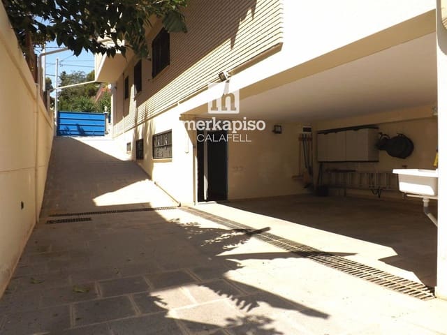 5 makuuhuone Omakotitalo myytävänä paikassa Segur de Calafell, Calafell mukana 
autotalli - 365 000 € (Ref: 9506736)