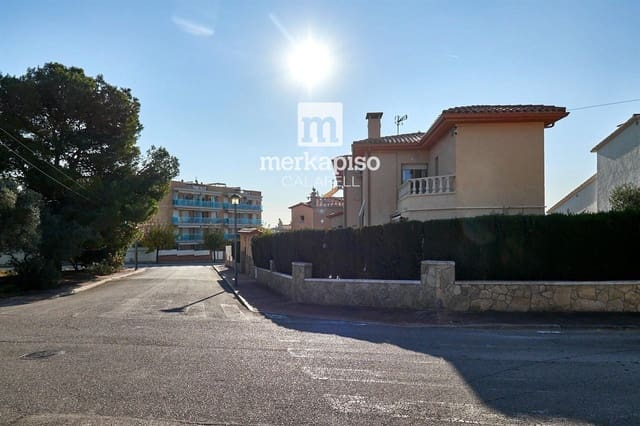 4 sypialnia Willa na sprzedaż w El Vendrell z basenem - 450 000 € (Ref: 9506738)