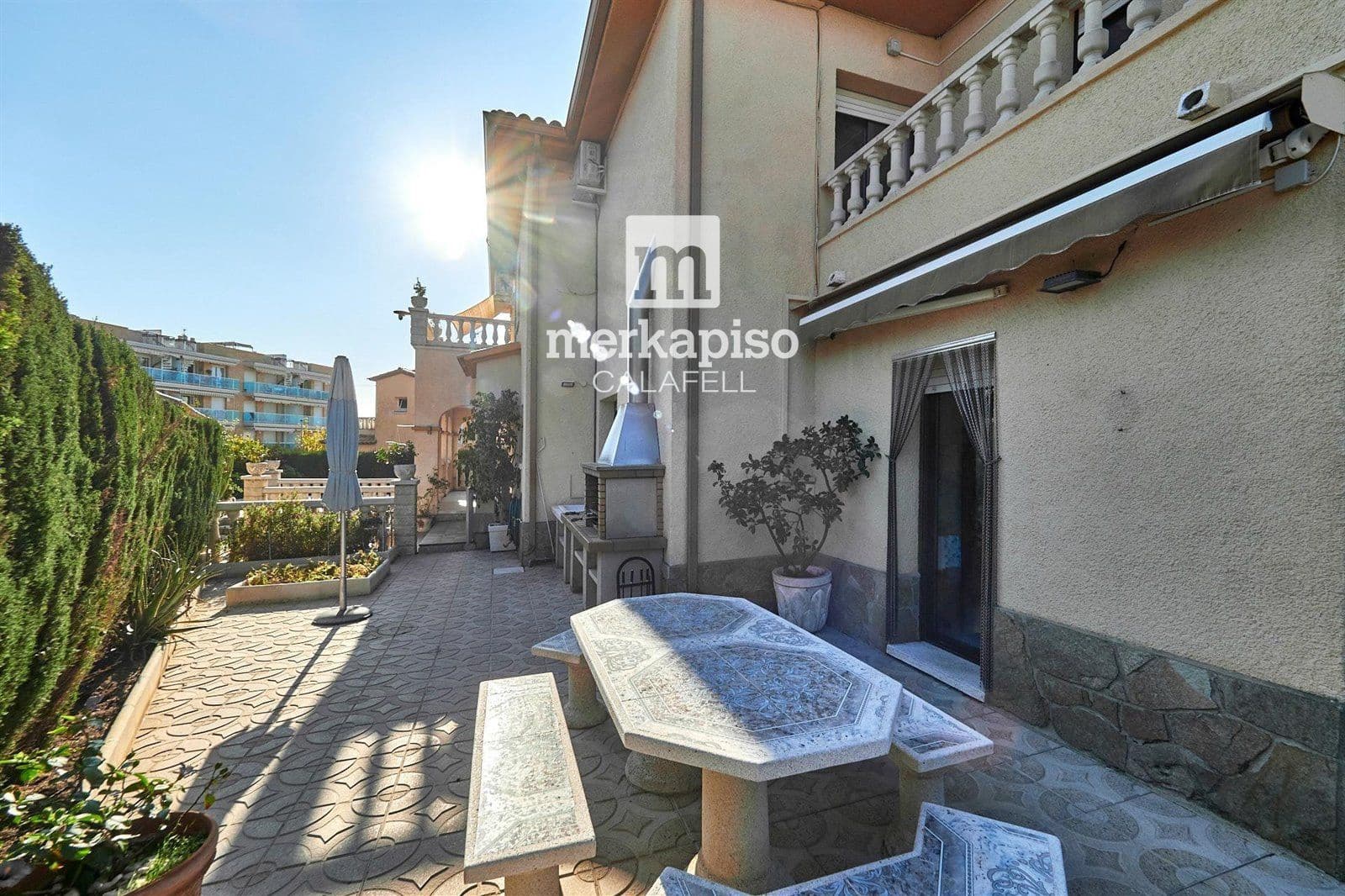 4 sypialnia Willa na sprzedaż w El Vendrell z basenem - 450 000 € (Ref: 9506738)