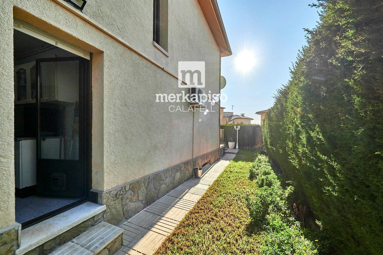 4 sypialnia Willa na sprzedaż w El Vendrell z basenem - 450 000 € (Ref: 9506738)