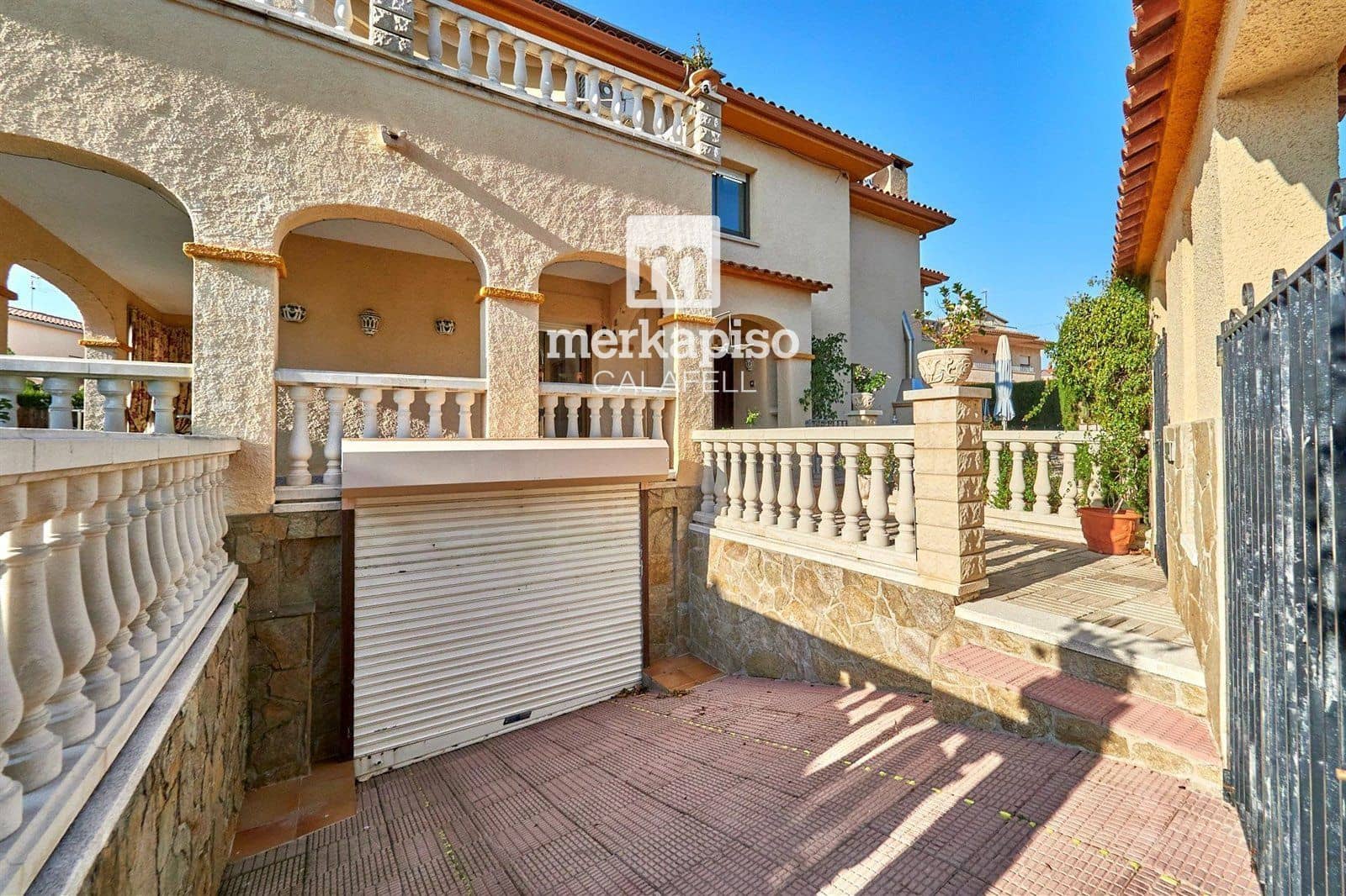 4 sypialnia Willa na sprzedaż w El Vendrell z basenem - 450 000 € (Ref: 9506738)