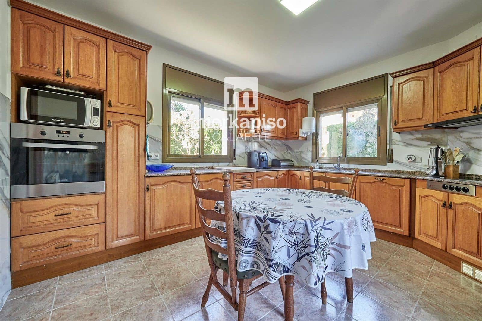 4 sypialnia Willa na sprzedaż w El Vendrell z basenem - 450 000 € (Ref: 9506738)