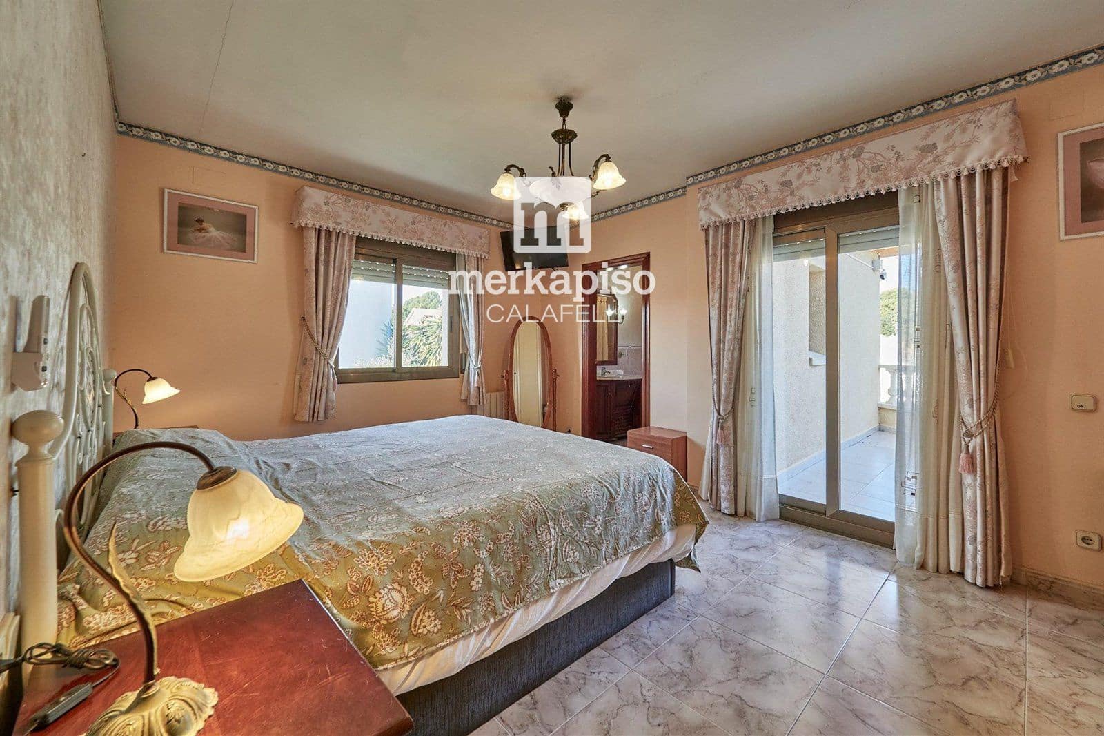 4 sypialnia Willa na sprzedaż w El Vendrell z basenem - 450 000 € (Ref: 9506738)