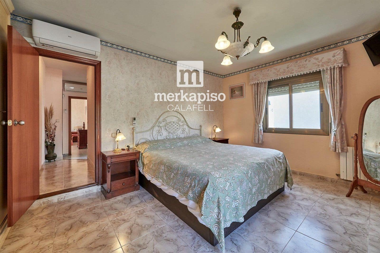 4 sypialnia Willa na sprzedaż w El Vendrell z basenem - 450 000 € (Ref: 9506738)