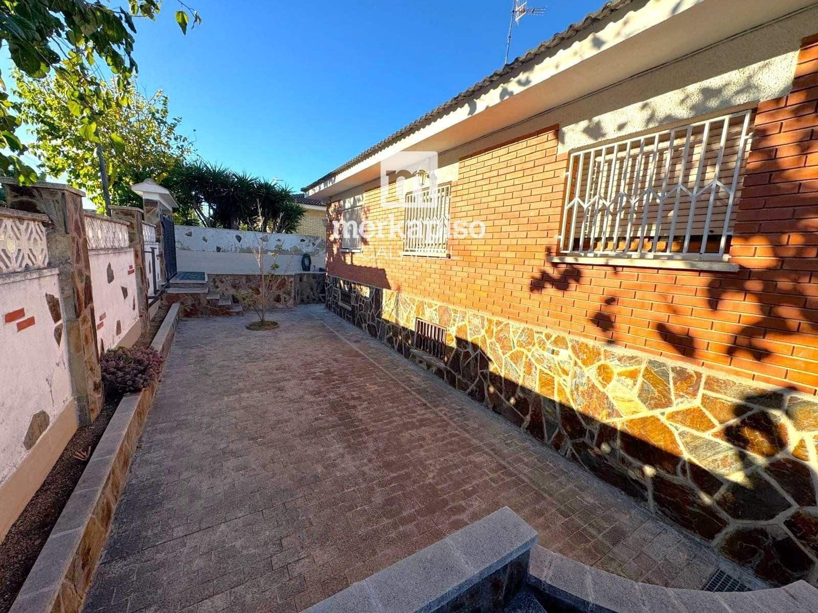 6 sypialnia Willa na sprzedaż w Segur de Calafell z basenem - 335 000 € (Ref: 9506742)