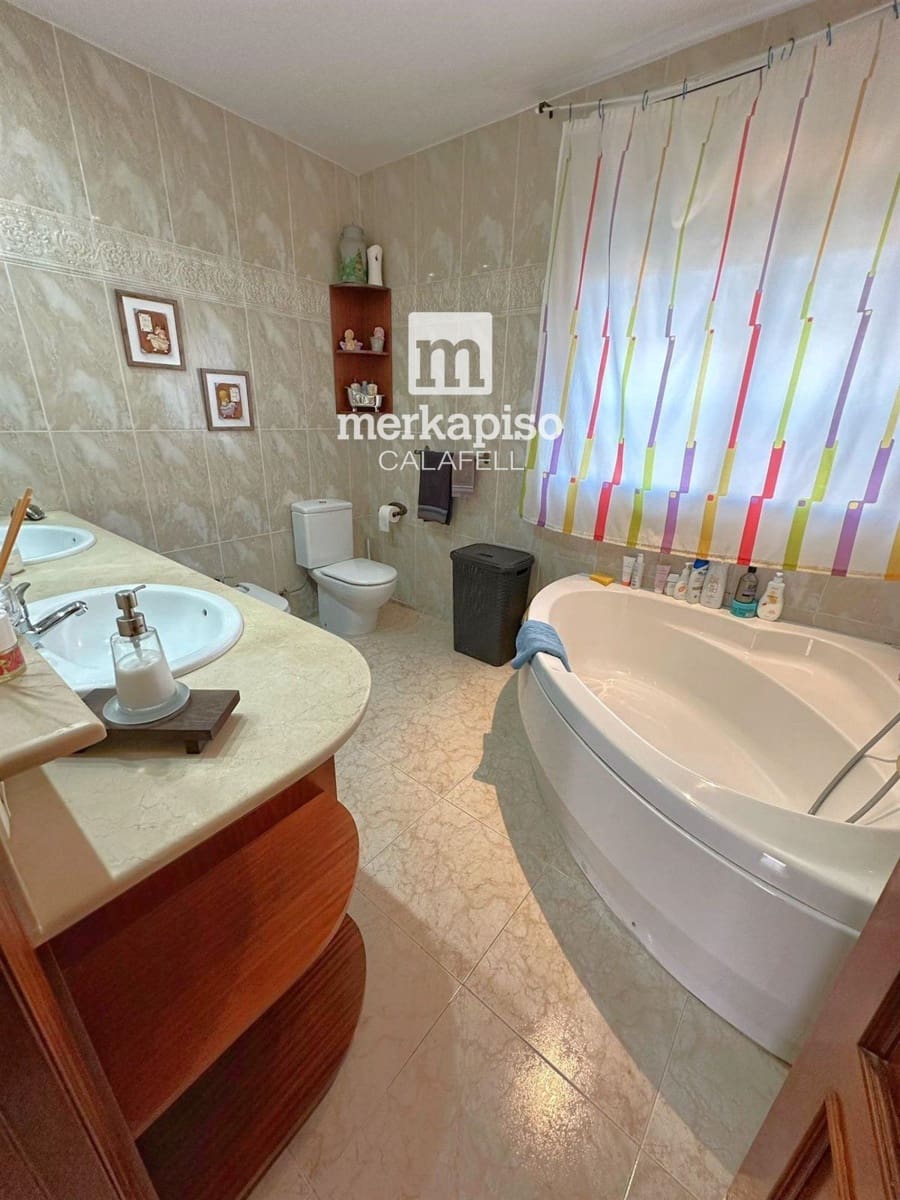 4 slaapkamer Huis te koop in Vilanova i la Geltru met zwembad - € 480.000 (Ref: 9506744)