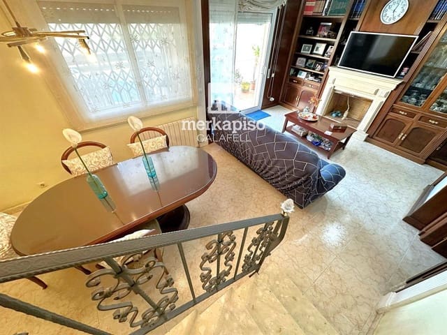 4 slaapkamer Huis te koop in Vilanova i la Geltrú met zwembad - € 480.000 (Ref: 9506744)