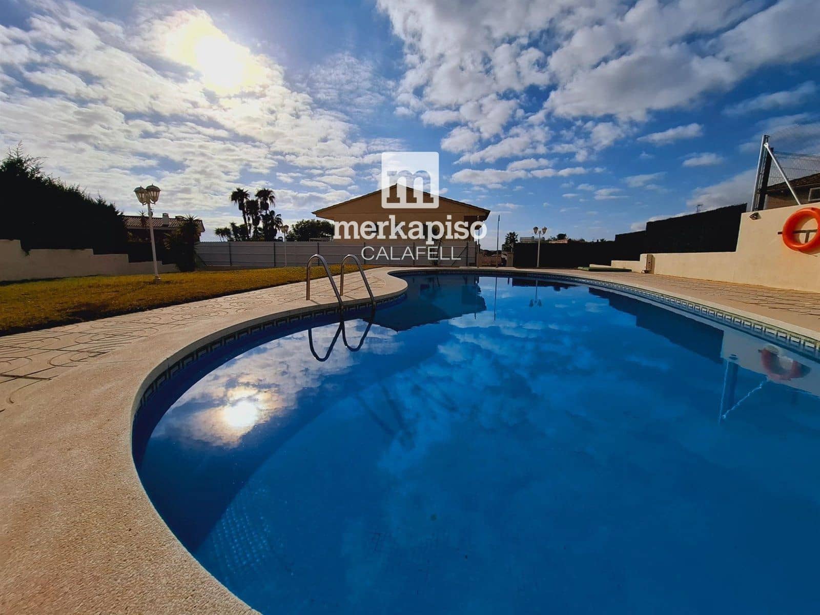 4 soveværelse Byhus til salg i Calafell med swimmingpool garage - € 480.000 (Ref: 9511302)