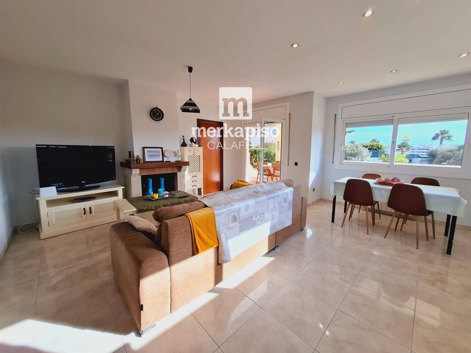 4 soveværelse Byhus til salg i Calafell med swimmingpool garage - € 480.000 (Ref: 9511302)