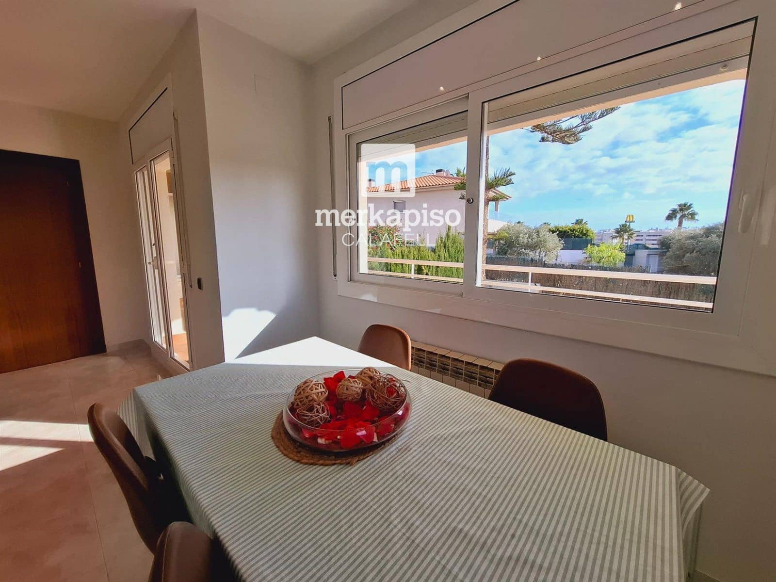 4 soveværelse Byhus til salg i Calafell med swimmingpool garage - € 480.000 (Ref: 9511302)