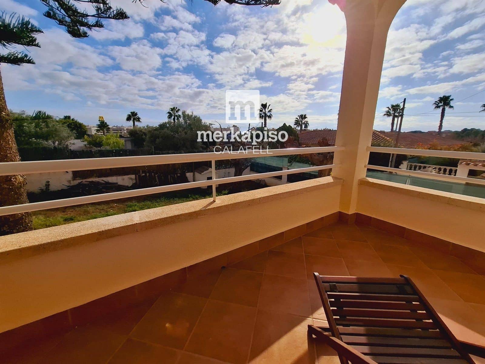 4 soveværelse Byhus til salg i Calafell med swimmingpool garage - € 480.000 (Ref: 9511302)