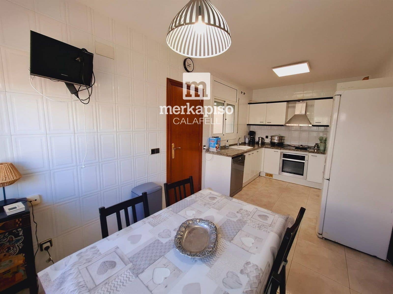 4 soveværelse Byhus til salg i Calafell med swimmingpool garage - € 480.000 (Ref: 9511302)