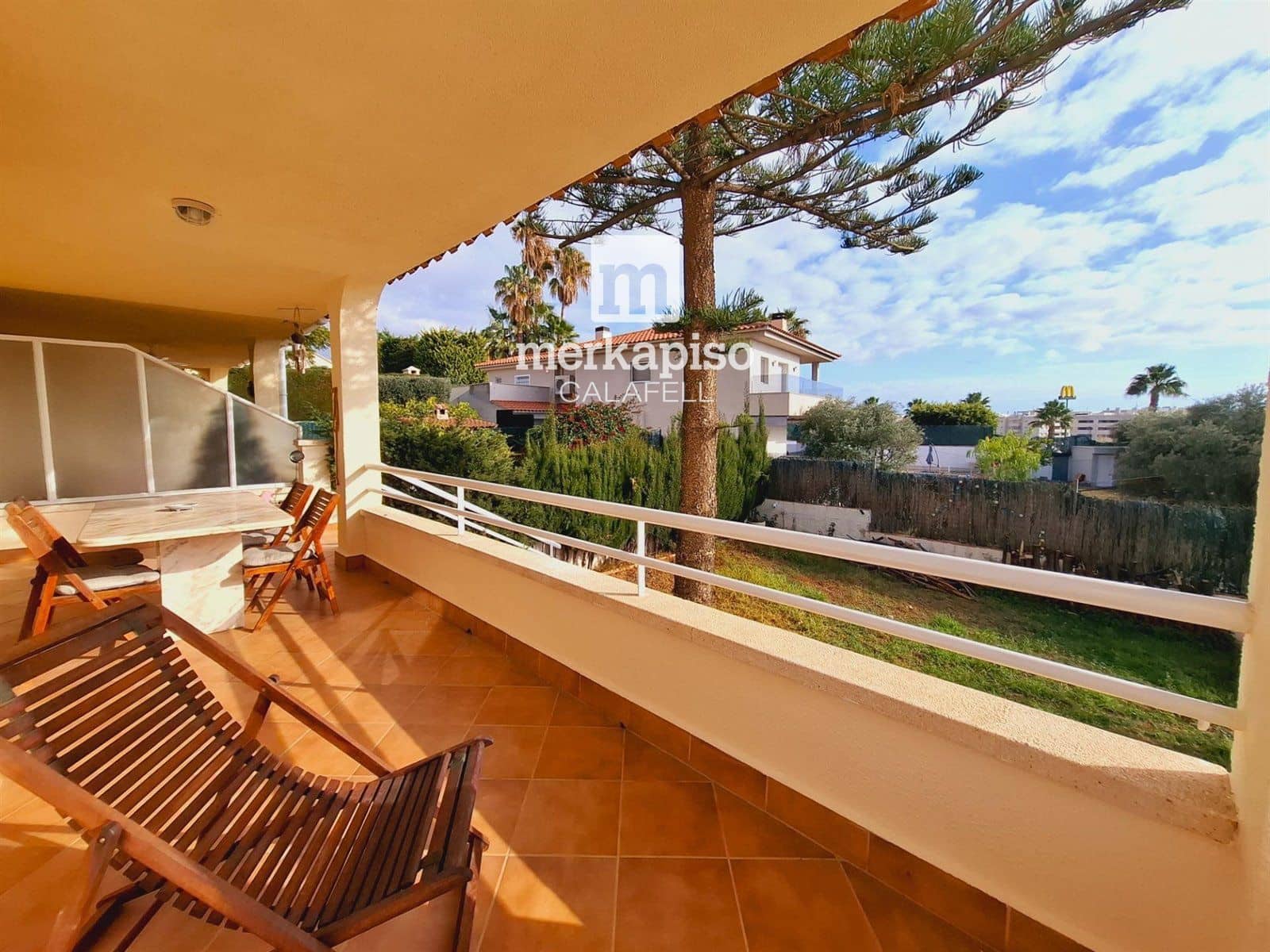 4 soveværelse Byhus til salg i Calafell med swimmingpool garage - € 480.000 (Ref: 9511302)