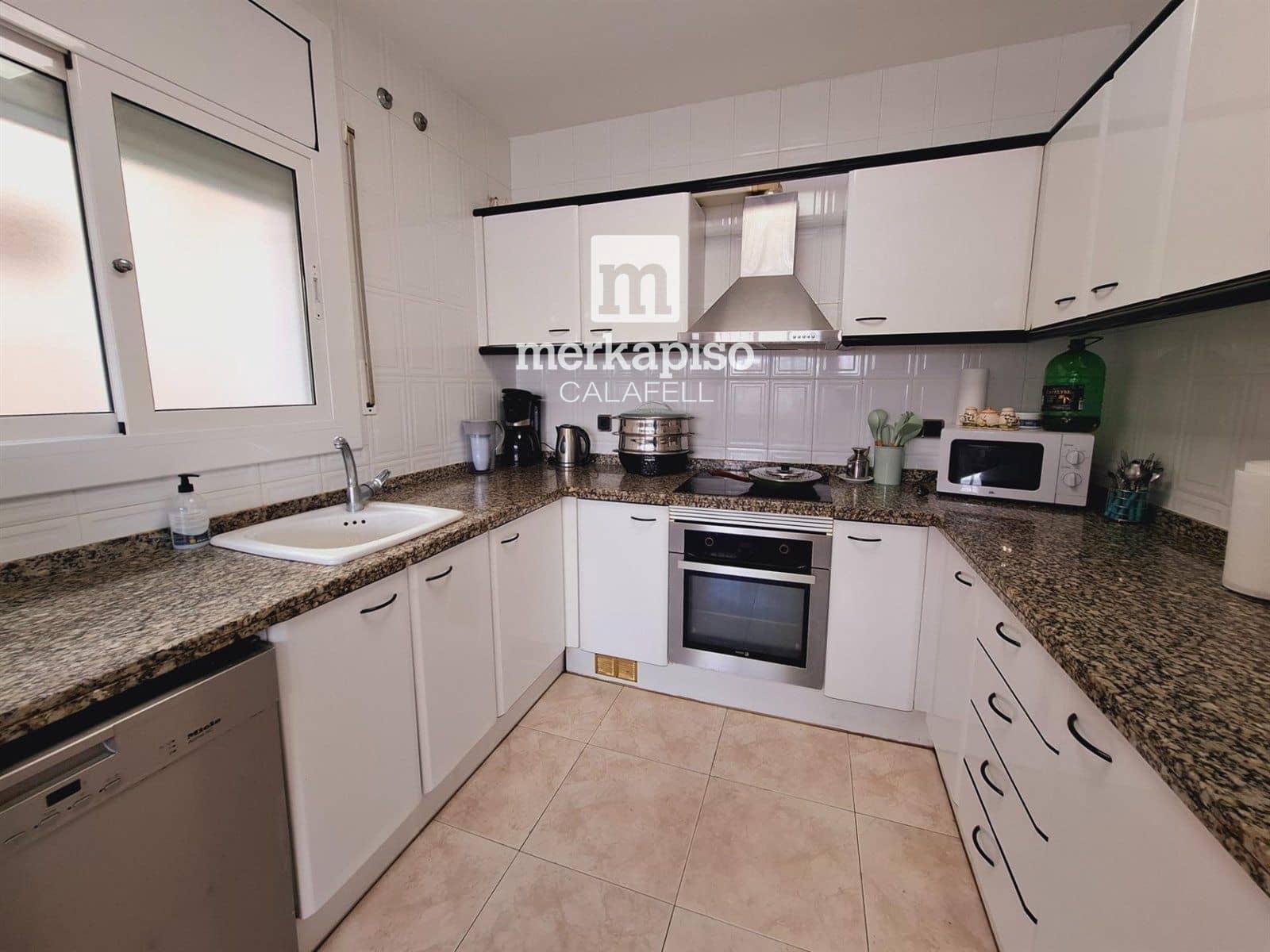 4 soveværelse Byhus til salg i Calafell med swimmingpool garage - € 480.000 (Ref: 9511302)