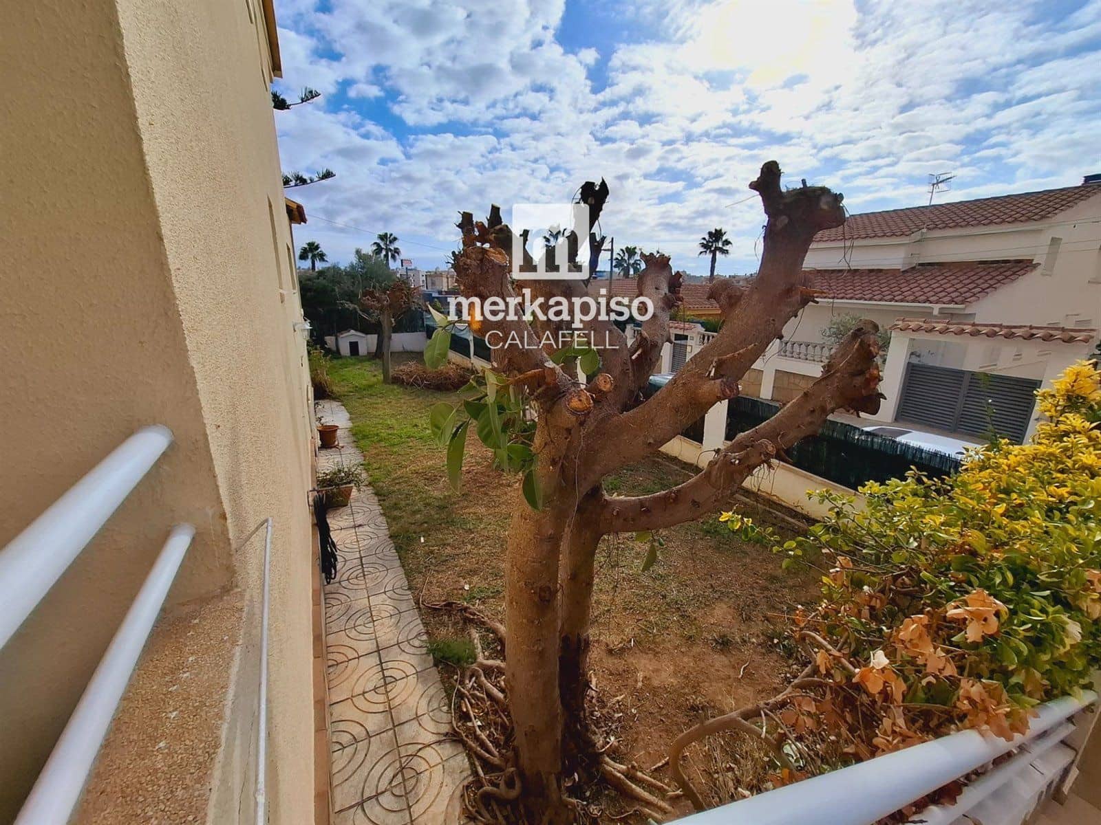 4 soveværelse Byhus til salg i Calafell med swimmingpool garage - € 480.000 (Ref: 9511302)