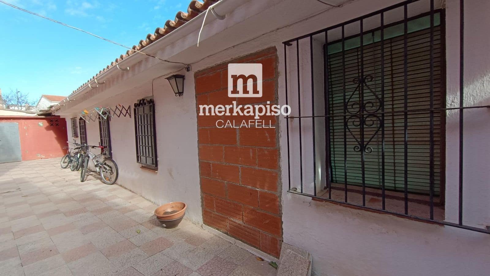 Kaupallinen myytävänä paikassa Segur de Calafell - 35 000 € (Ref: 9519285)