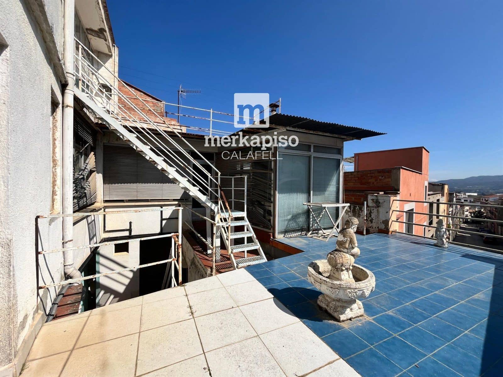 6 soveværelse Villa til salg i Sant Sadurni d'Anoia med garage - € 300.000 (Ref: 9525323)