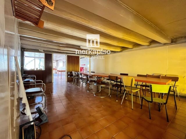 6 soveværelse Villa til salg i Sant Sadurní d'Anoia med garage - € 300.000 (Ref: 9525323)