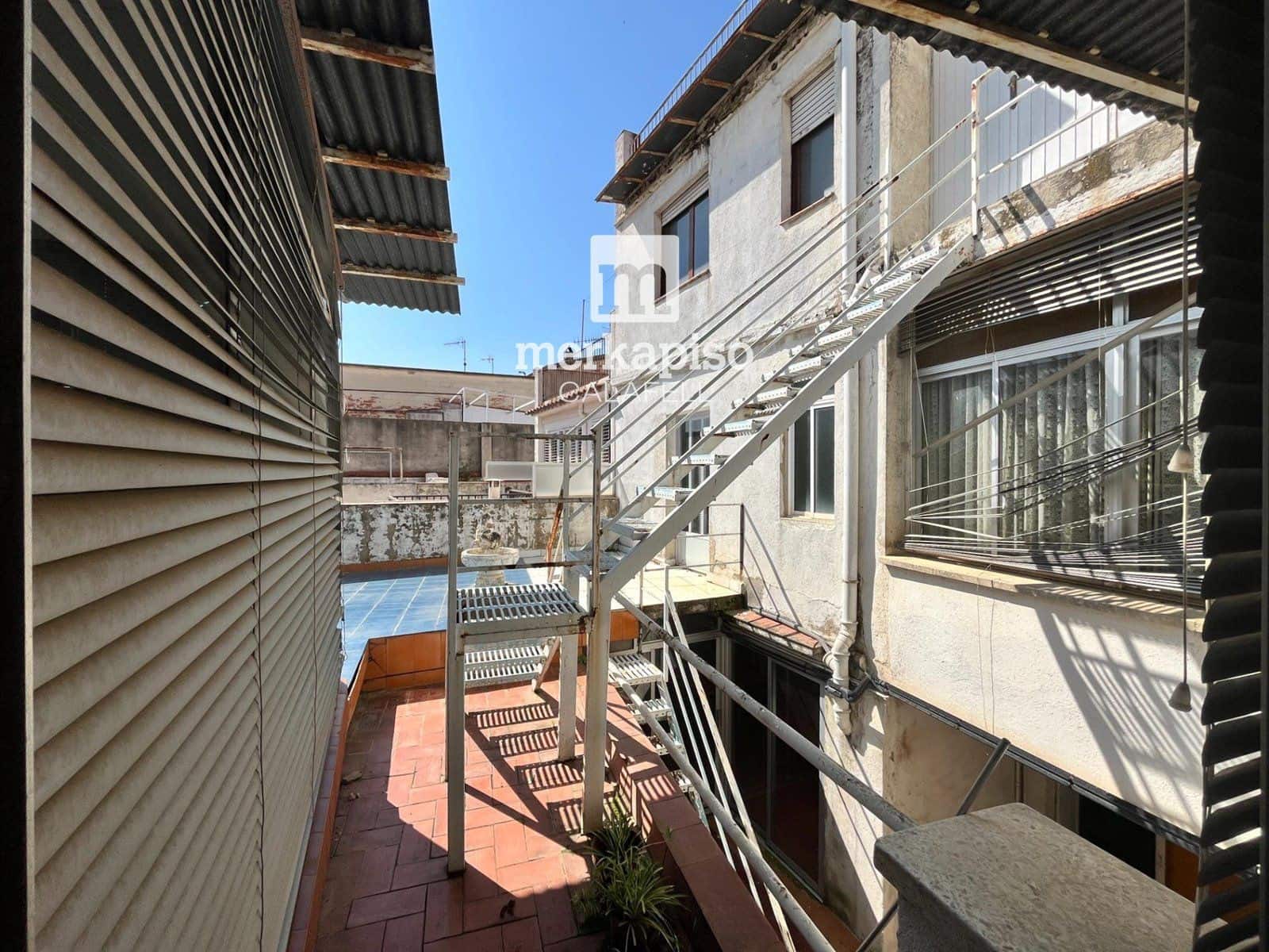 6 soveværelse Villa til salg i Sant Sadurni d'Anoia med garage - € 300.000 (Ref: 9525323)