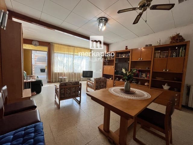 6 soveværelse Villa til salg i Sant Sadurní d'Anoia med garage - € 300.000 (Ref: 9525323)