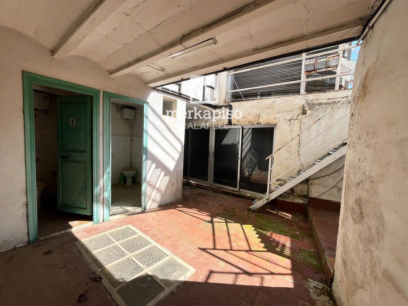 6 soveværelse Villa til salg i Sant Sadurni d'Anoia med garage - € 300.000 (Ref: 9525323)