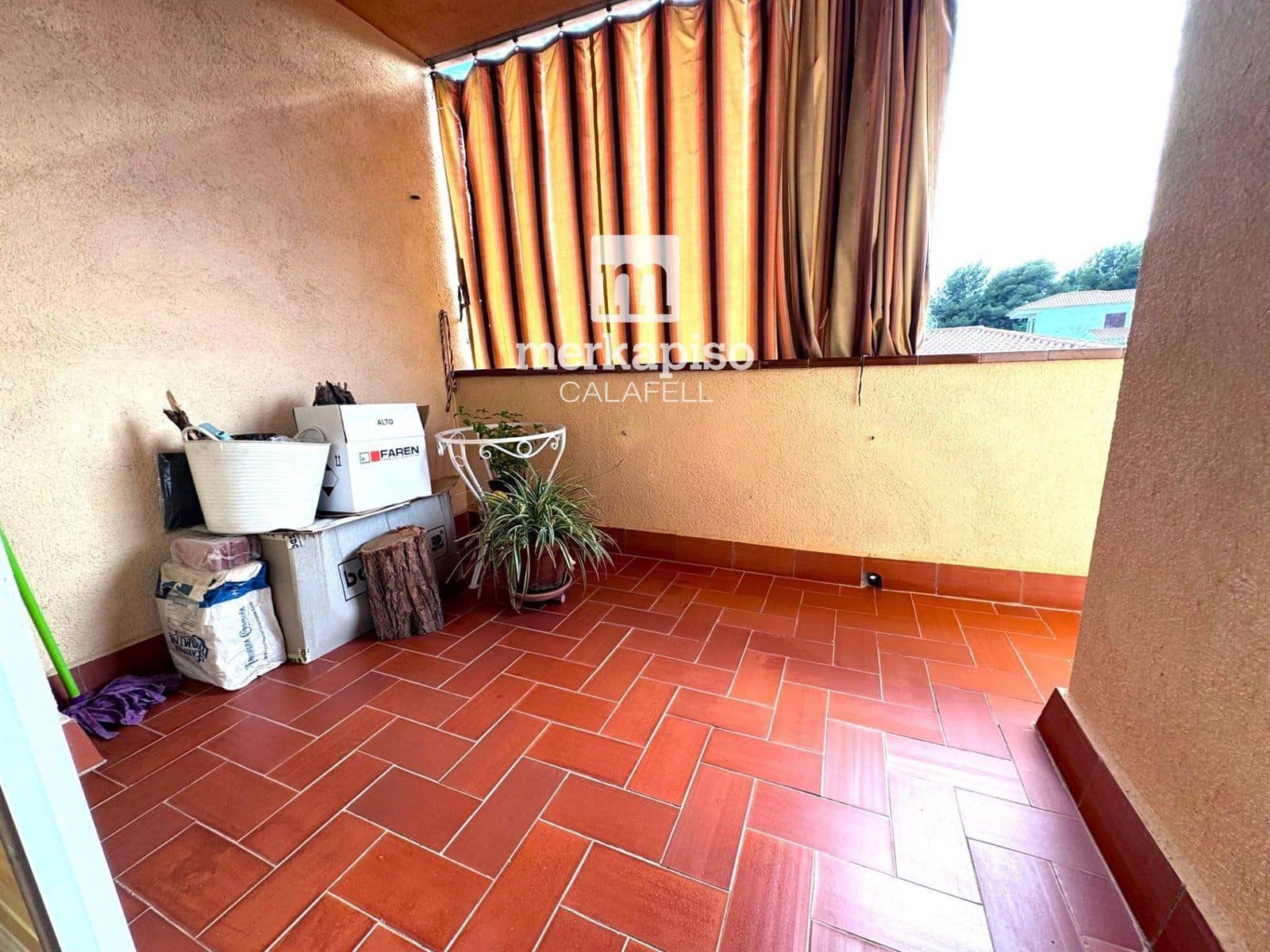 3 makuuhuone Kattohuoneisto myytävänä paikassa La Pobla de Montornes mukana 
autotalli - 179 000 € (Ref: 9525324)