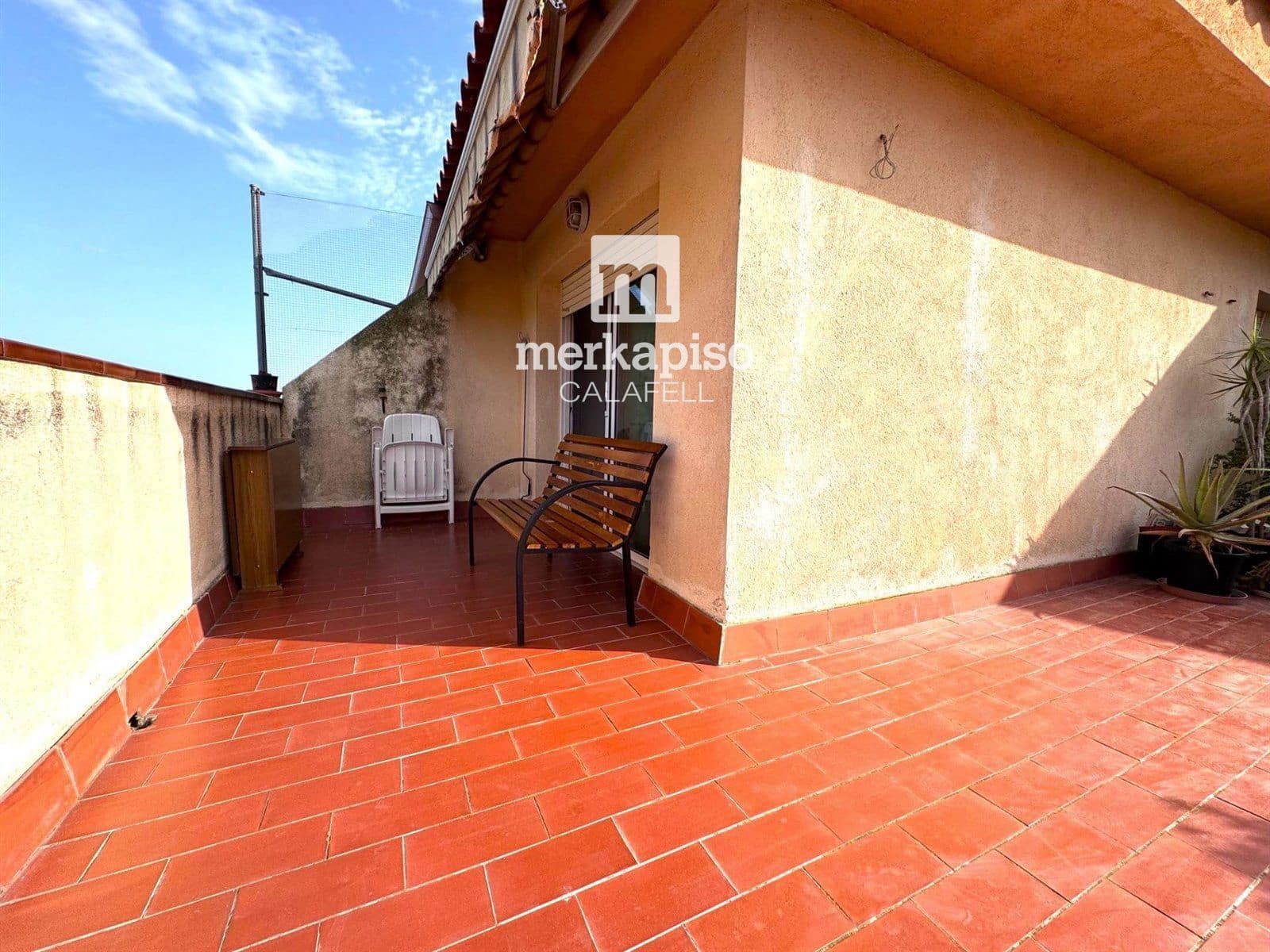 3 makuuhuone Kattohuoneisto myytävänä paikassa La Pobla de Montornes mukana 
autotalli - 179 000 € (Ref: 9525324)