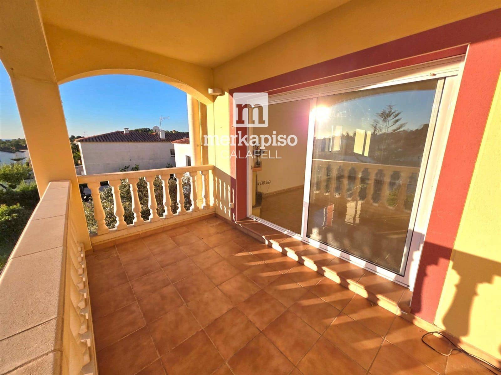 4 makuuhuone Omakotitalo myytävänä paikassa La Pobla de Montornes mukana 
autotalli - 270 000 € (Ref: 9525328)